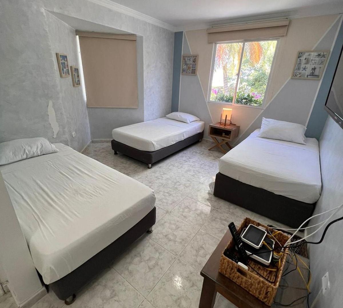 Large House Near Américas Hotel, Shared Pool Cartagena