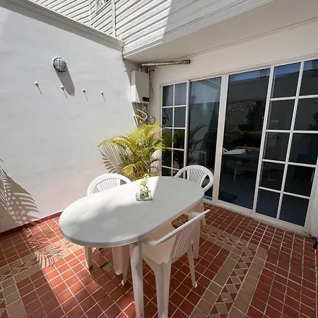 Large House Near Américas Hotel, Shared Pool * Cartagena